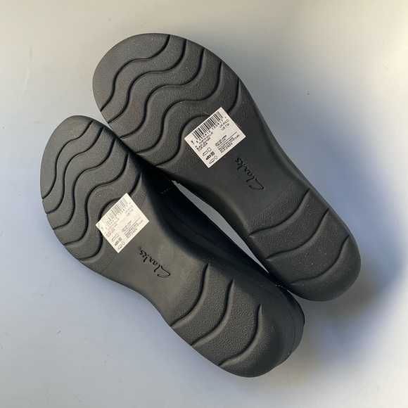 NEW Clarks Cheyn Millie Women's Black Leather Loafers Size 7 M - Picture 10 of 11